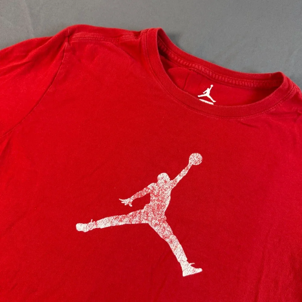 Jordan Mens Red Graphic T-Shirt Jumpman 23 Logo Short Sleeve Crew Neck Medium